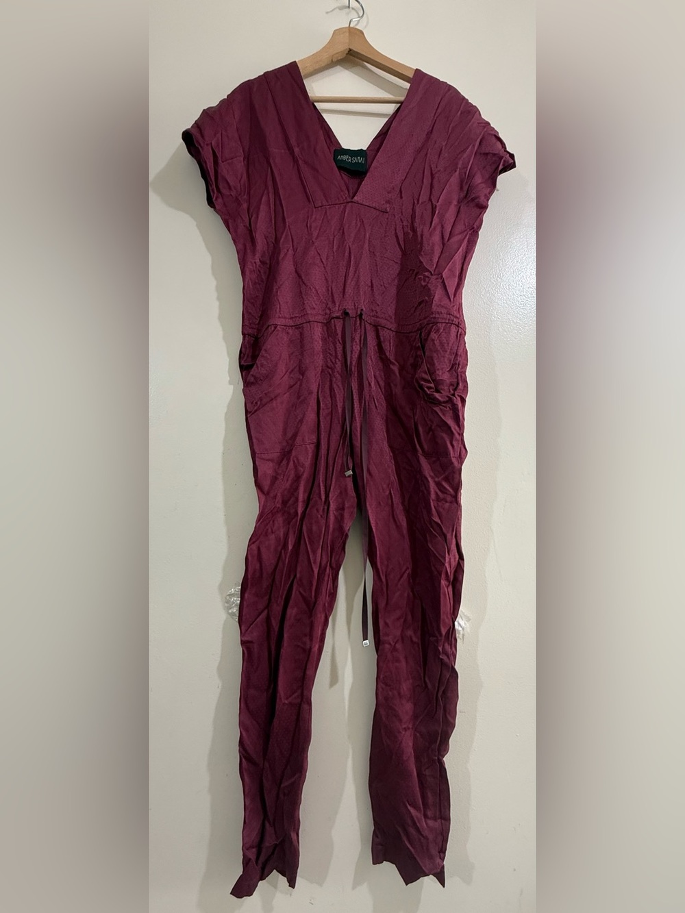 Amber Sakai Women's V-Neck Jumpsuit in Burgundy